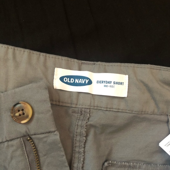 Mid rise shorts - Picture 2 of 3